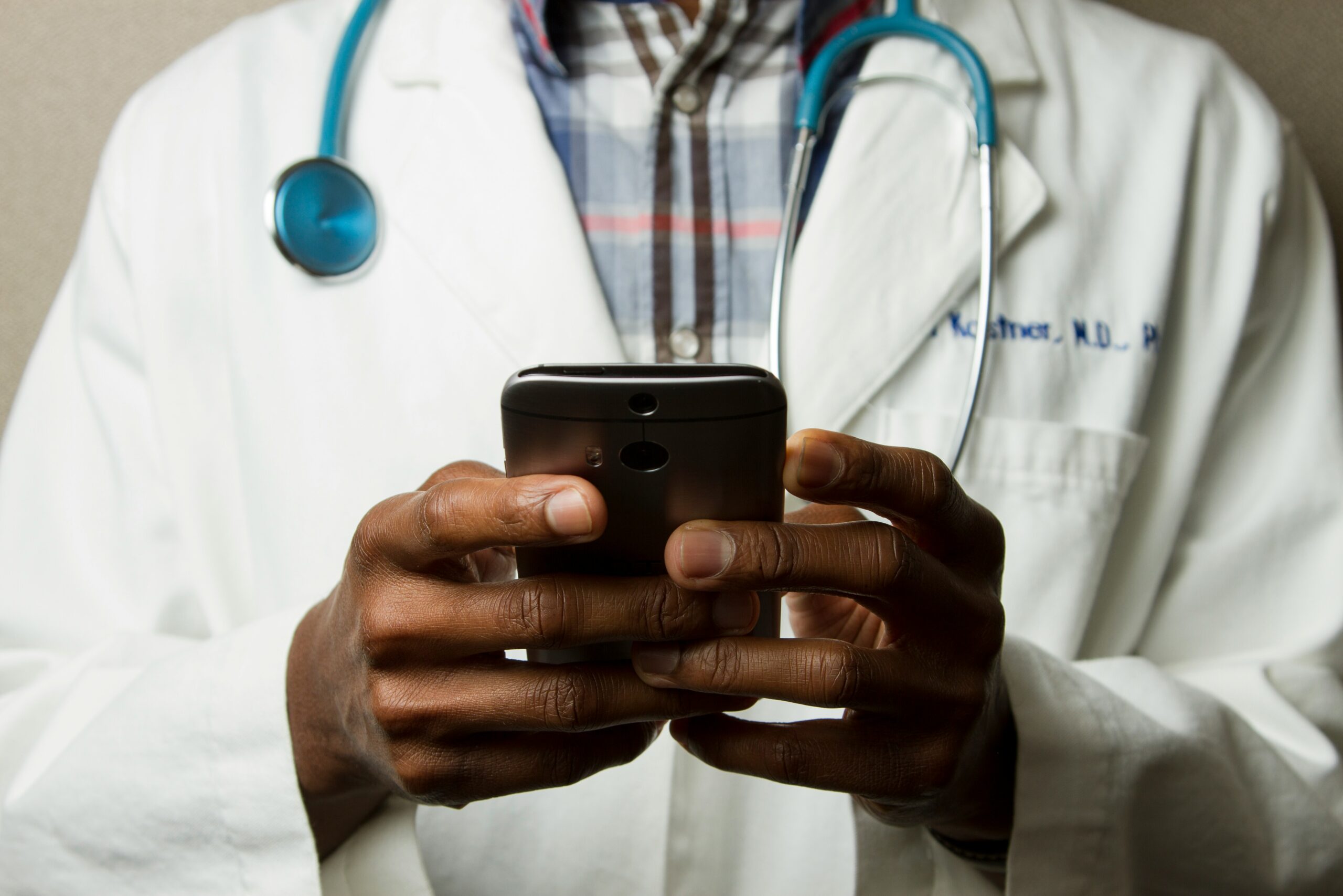 Essential Tips and Gadgets for Traveling with Android Tablets and Phones